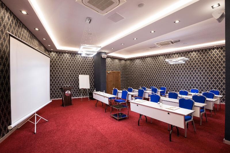 Ramada Hotel By Wyndham Эдирне Экстерьер фото